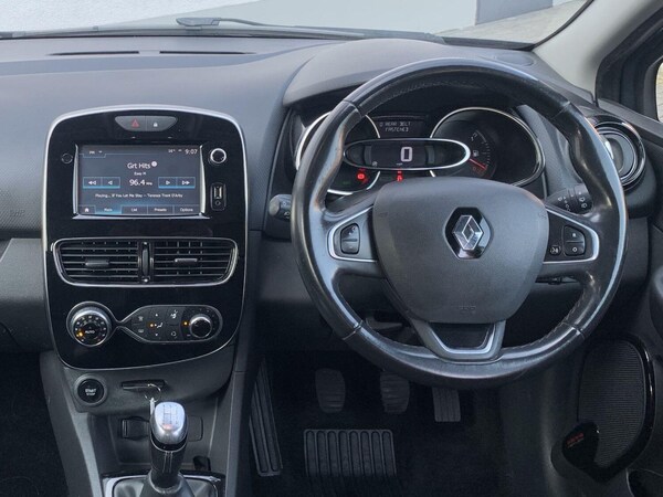 Used Renault Clio 2018 for sale - 75561576: Photo 2