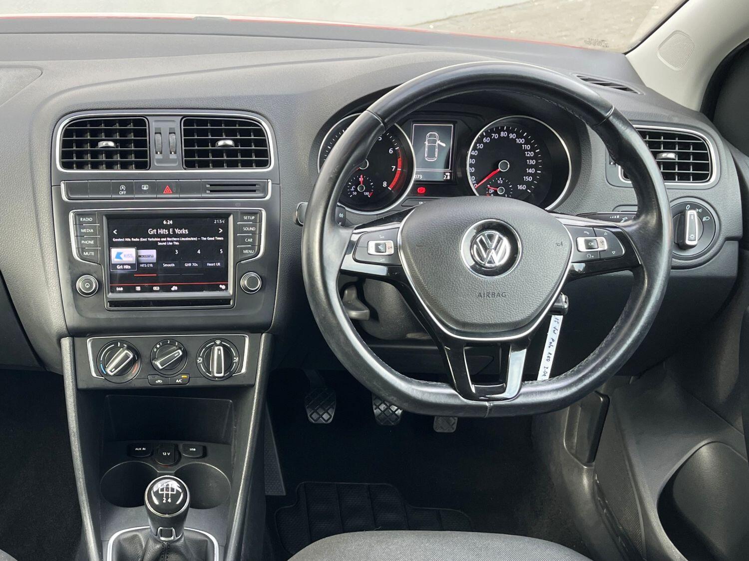 Used Volkswagen Polo 2015 for sale - 76794408: Photo 2