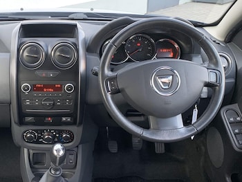 Used Dacia Duster 2016 for sale - 76794393: Photo