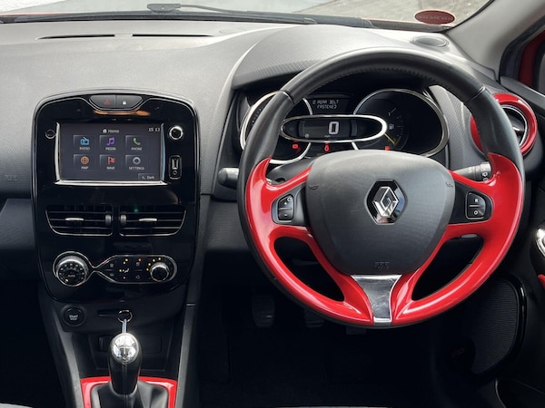 Used Renault Clio 2015 for sale - 75667939: Photo 2
