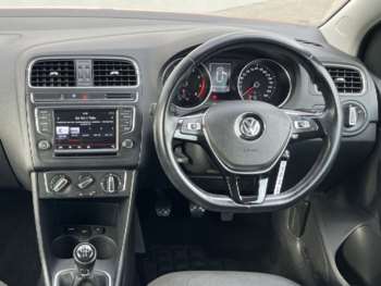 Used Volkswagen Polo 2015 for sale - 75160464: Photo