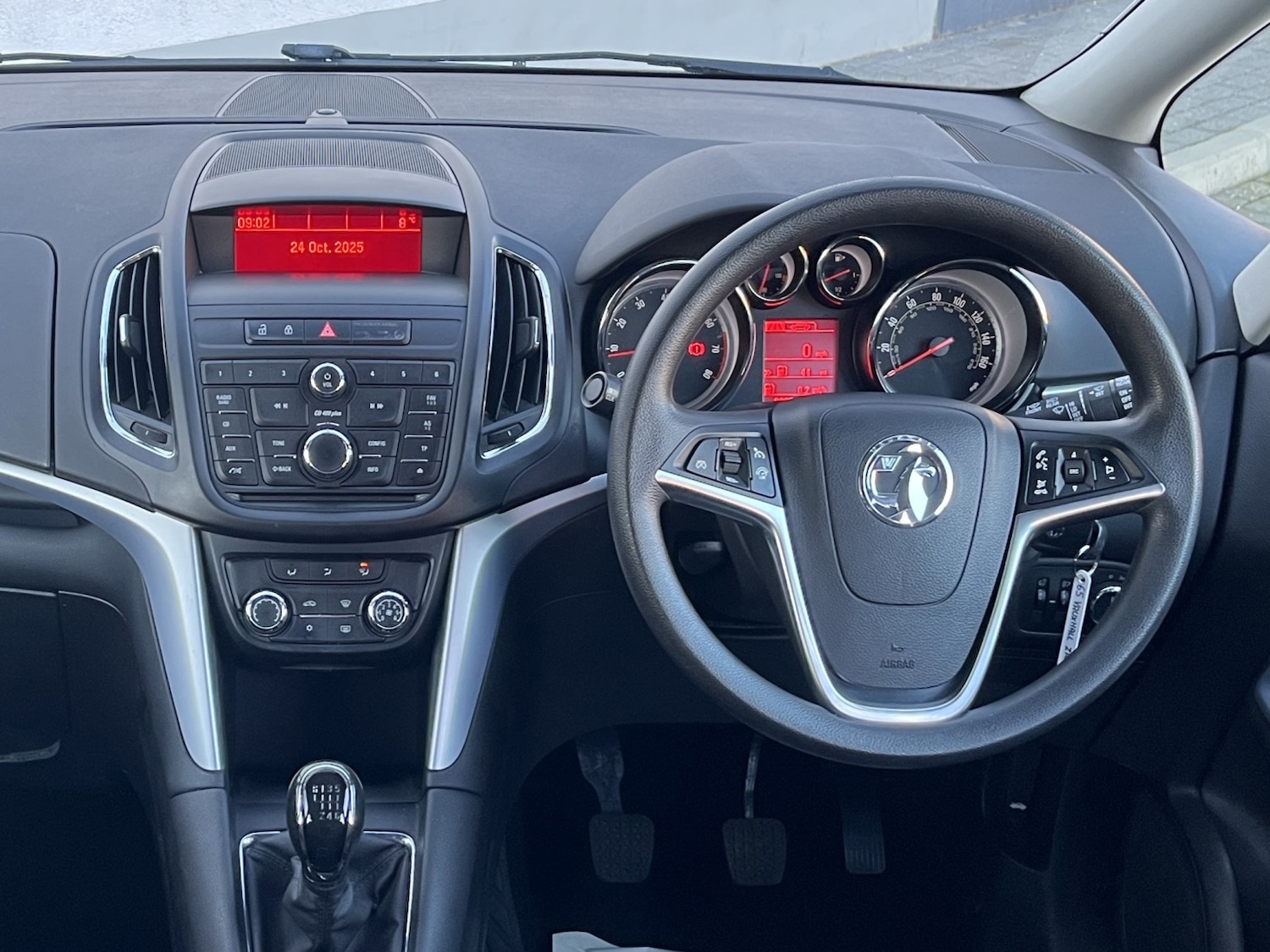 Used Vauxhall Zafira 2015 for sale - 77991569: Photo 2