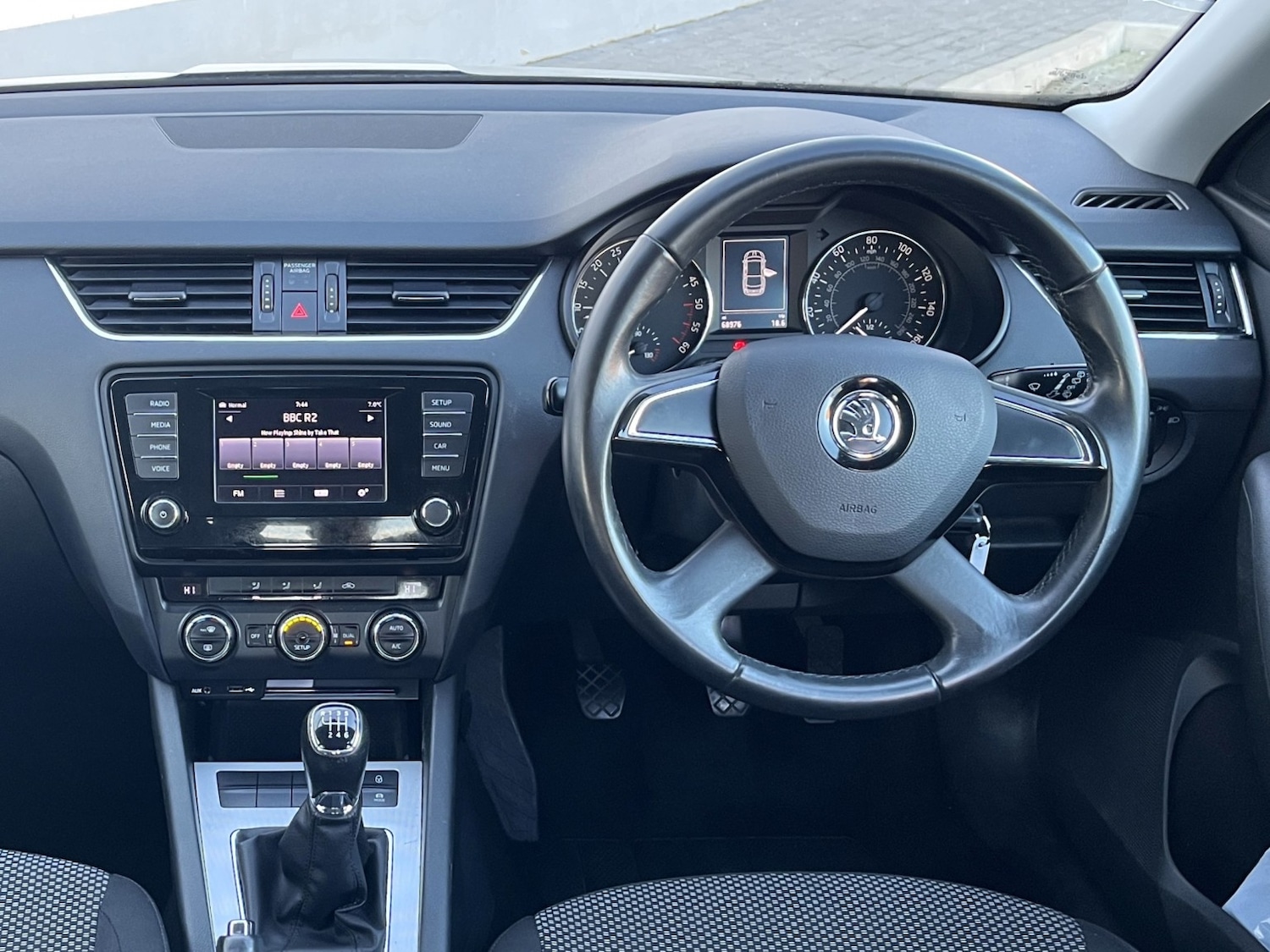 Used Skoda Octavia 2014 for sale - 76358030: Photo 2