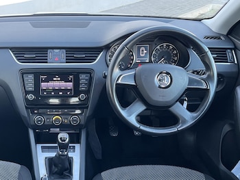 Used Skoda Octavia 2014 for sale - 76358030: Photo