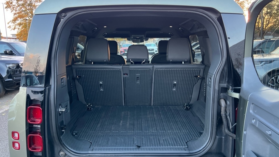 Used Land Rover Defender 2022 for sale - 76597917: Photo 10