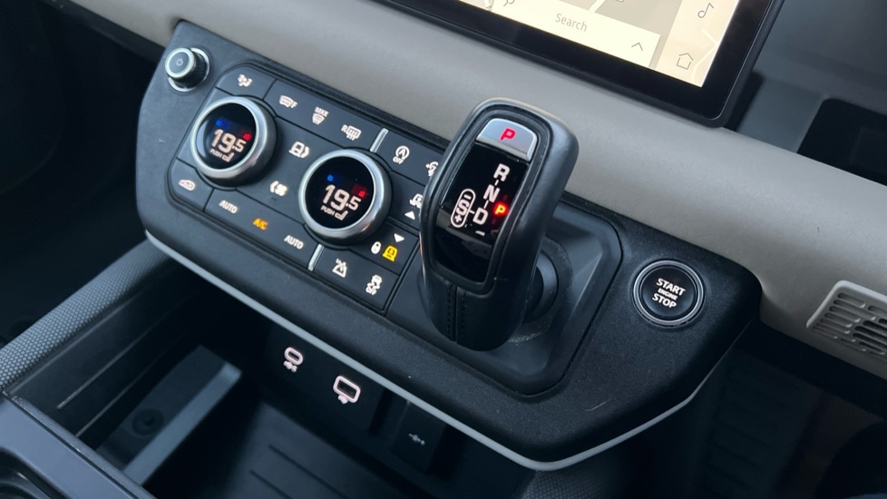 Used Land Rover Defender 2022 for sale - 76597917: Photo 13