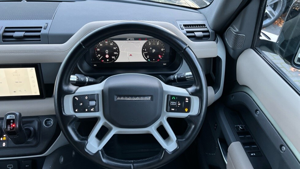 Used Land Rover Defender 2022 for sale - 76597917: Photo 15