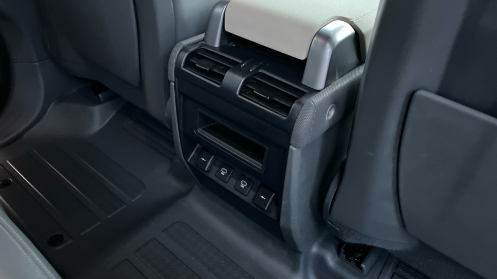 Used Land Rover Defender 2022 for sale - 76597917: Photo 18