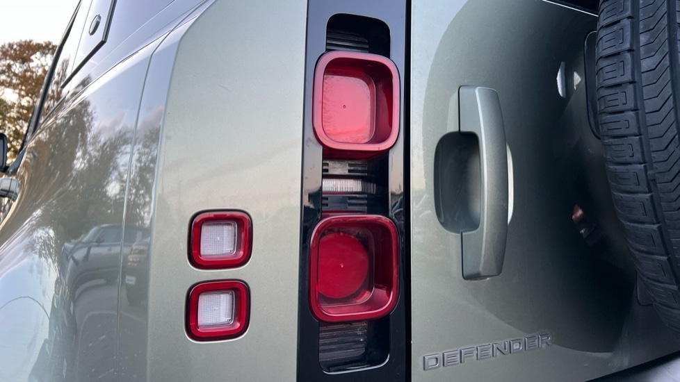 Used Land Rover Defender 2022 for sale - 76597917: Photo 19