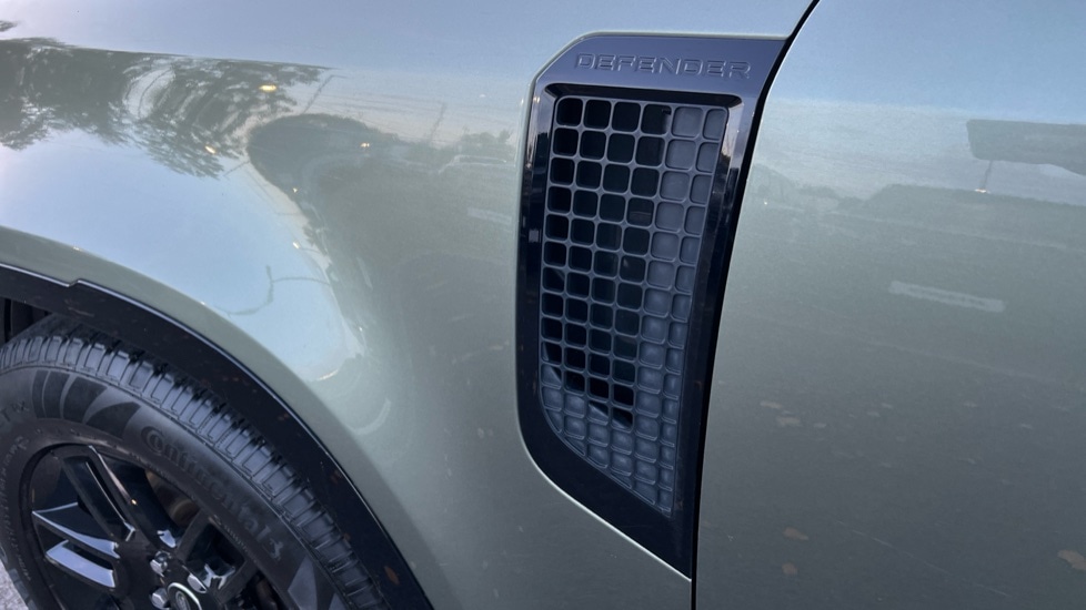 Used Land Rover Defender 2022 for sale - 76597917: Photo 20