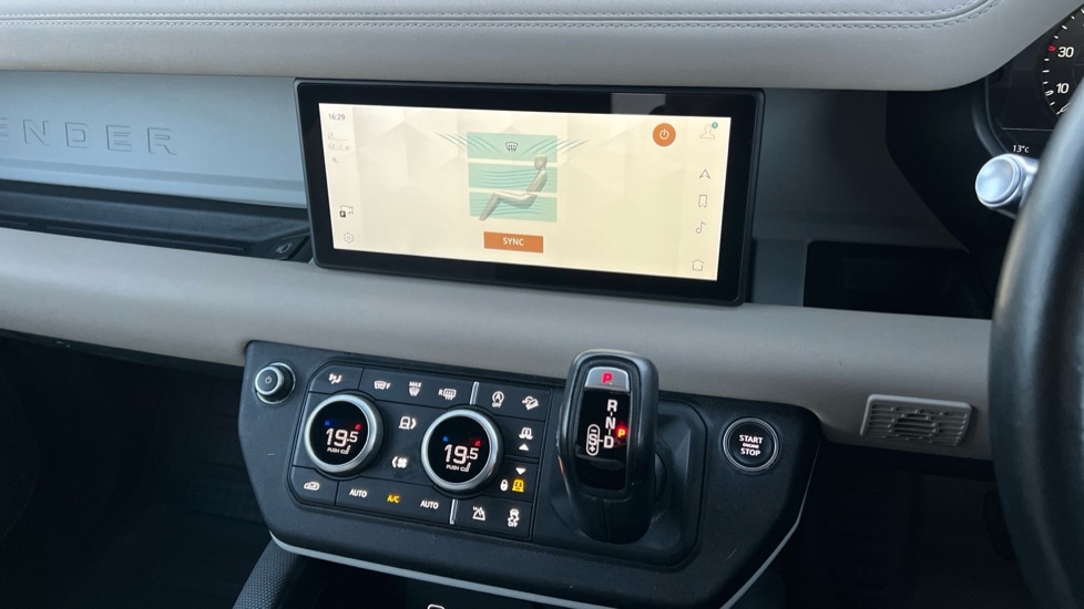 Used Land Rover Defender 2022 for sale - 76597917: Photo 52