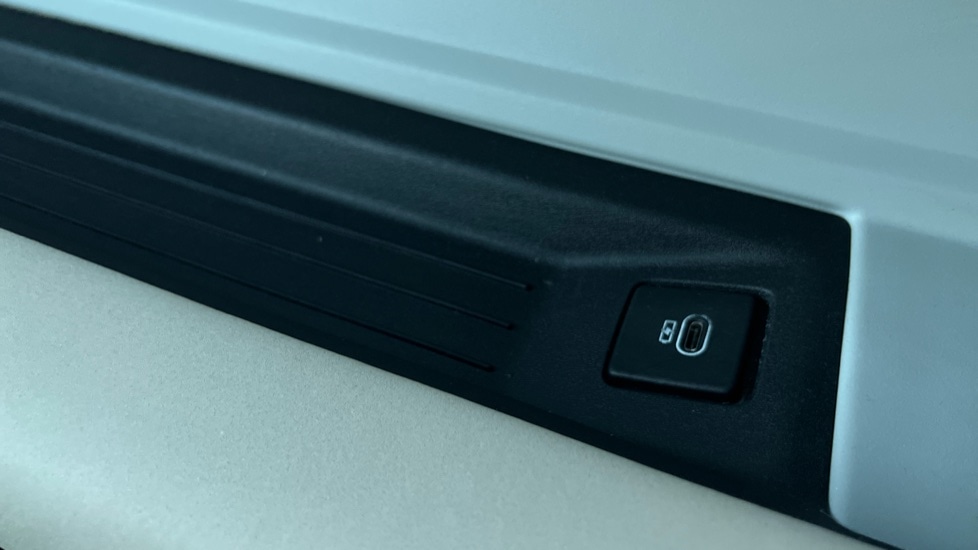 Used Land Rover Defender 2022 for sale - 76597917: Photo 59