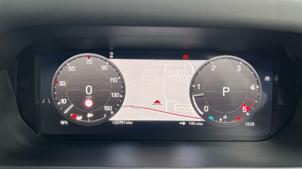Used Land Rover Defender 2024 for sale - 76130819: Photo 16