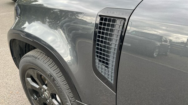 Used Land Rover Defender 2024 for sale - 76130819: Photo 20