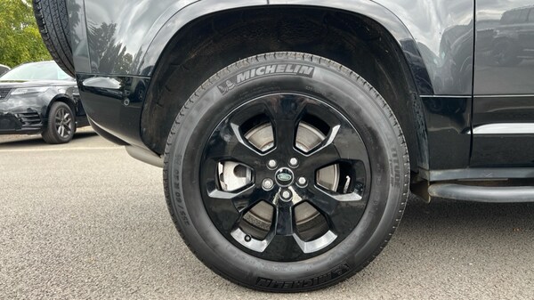 Used Land Rover Defender 2024 for sale - 76130819: Photo 32