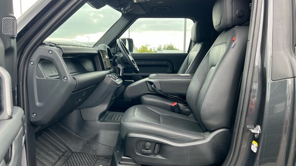 Used Land Rover Defender 2024 for sale - 76130819: Photo 3