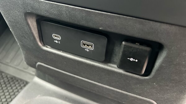 Used Land Rover Defender 2024 for sale - 76130819: Photo 45