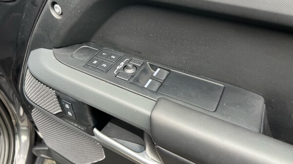 Used Land Rover Defender 2024 for sale - 76130819: Photo 49