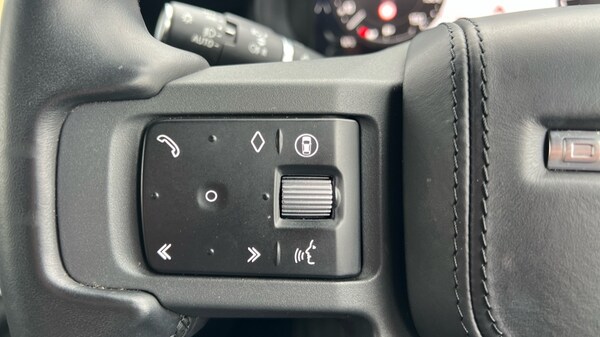 Used Land Rover Defender 2024 for sale - 76130819: Photo 56