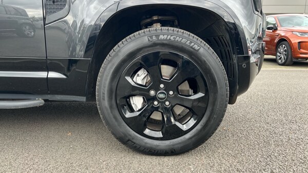Used Land Rover Defender 2024 for sale - 76130819: Photo 8