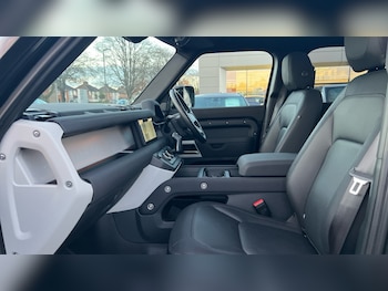 Used Land Rover Defender 2023 for sale - 76766303: Photo