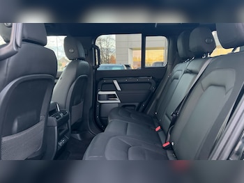 Used Land Rover Defender 2023 for sale - 76766303: Photo