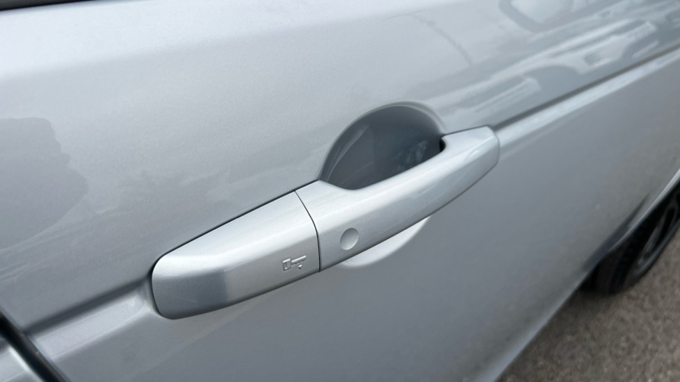 Used Land Rover Discovery Sport 2023 for sale - 76117071: Photo 35