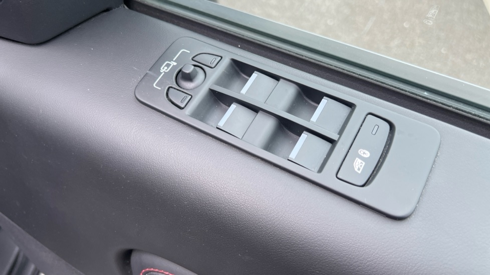 Used Land Rover Discovery Sport 2023 for sale - 76117071: Photo 46