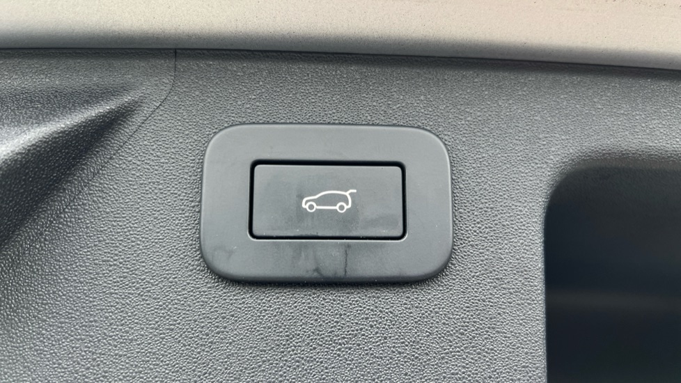 Used Land Rover Discovery Sport 2023 for sale - 76117071: Photo 52