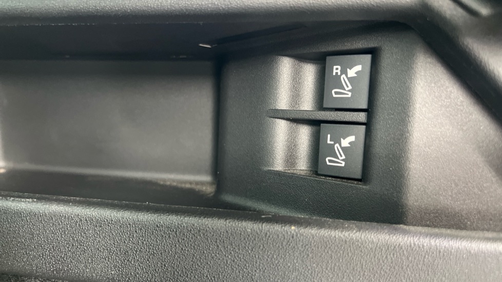 Used Land Rover Discovery Sport 2023 for sale - 76117071: Photo 53