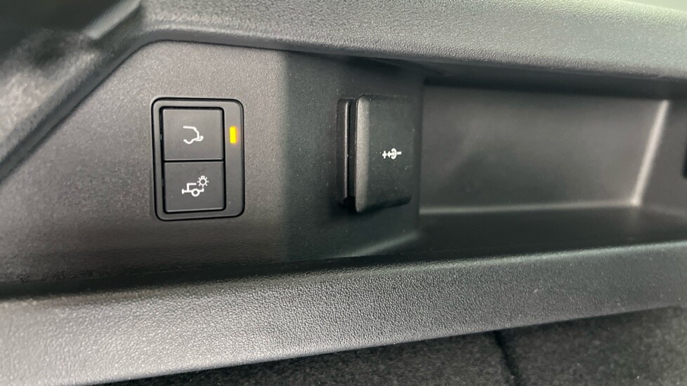 Used Land Rover Discovery Sport 2023 for sale - 76117071: Photo 55