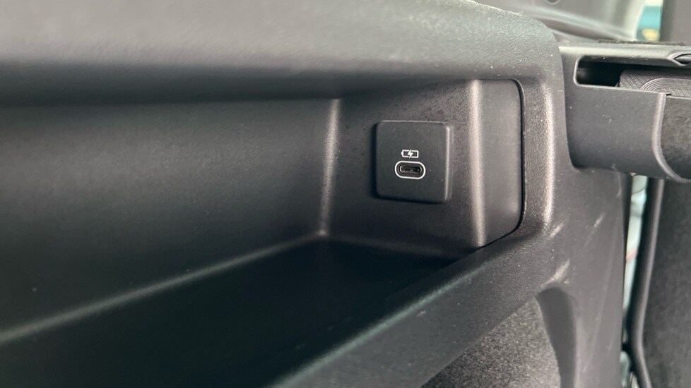 Used Land Rover Discovery Sport 2023 for sale - 76117071: Photo 56