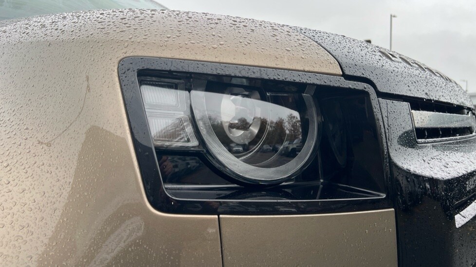 Used Land Rover Defender 2024 for sale - 76297463: Photo 17