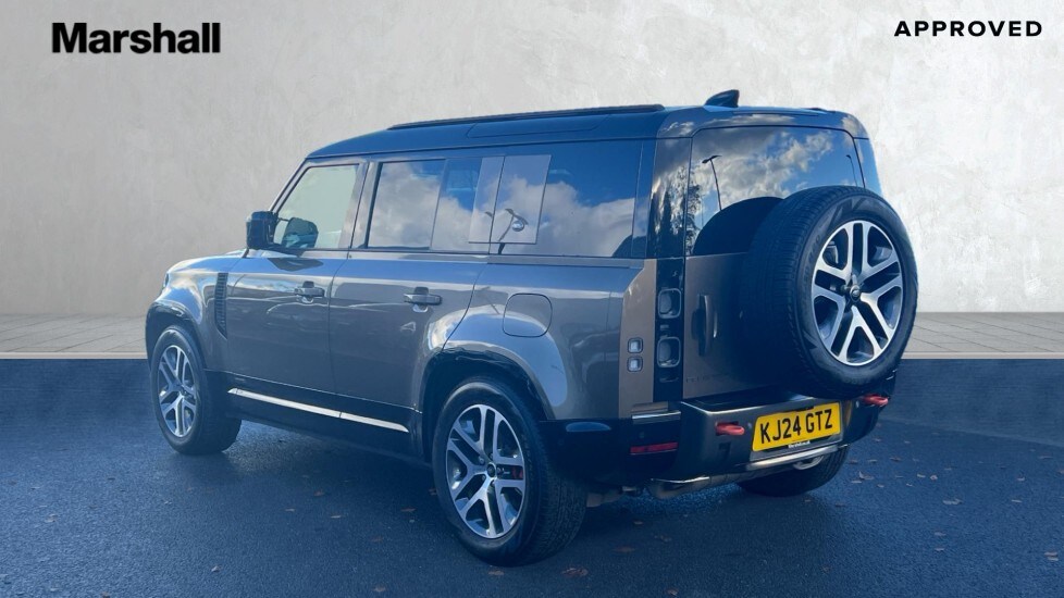 Used Land Rover Defender 2024 for sale - 76297463: Photo 2