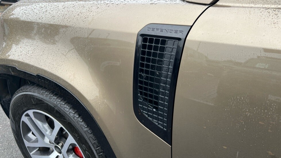 Used Land Rover Defender 2024 for sale - 76297463: Photo 20