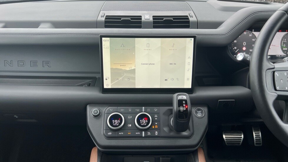 Used Land Rover Defender 2024 for sale - 76297463: Photo 29