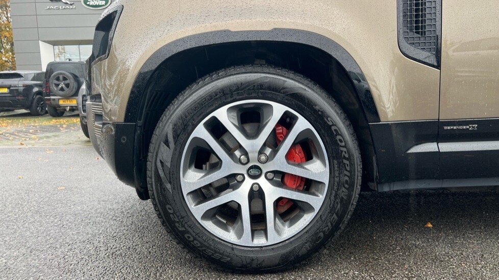 Used Land Rover Defender 2024 for sale - 76297463: Photo 31