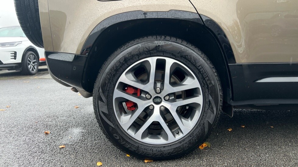 Used Land Rover Defender 2024 for sale - 76297463: Photo 32