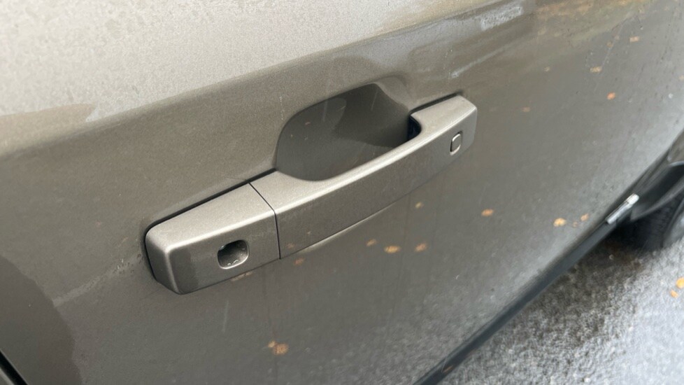 Used Land Rover Defender 2024 for sale - 76297463: Photo 39