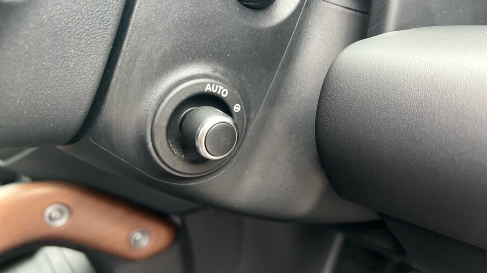 Used Land Rover Defender 2024 for sale - 76297463: Photo 48