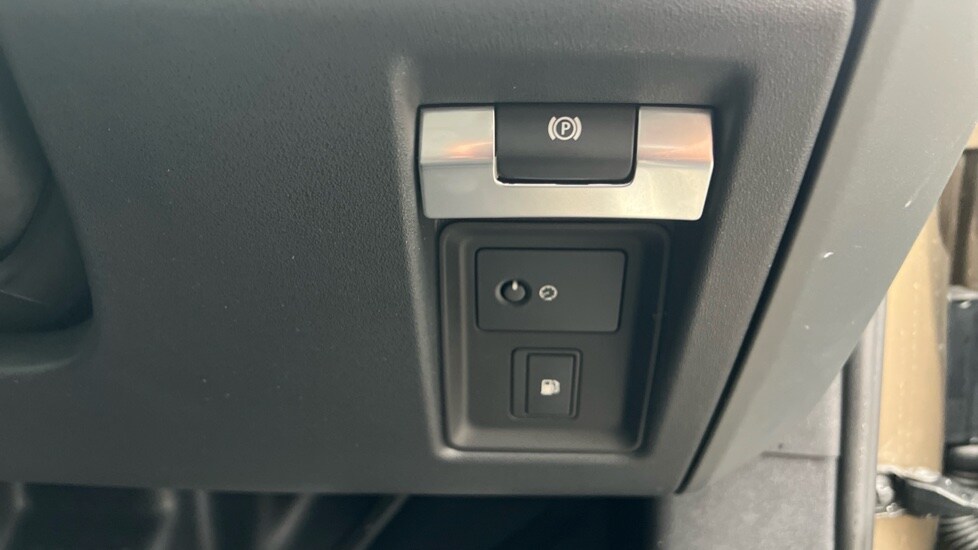 Used Land Rover Defender 2024 for sale - 76297463: Photo 49