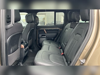 Used Land Rover Defender 2024 for sale - 76297463: Photo