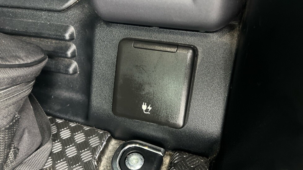 Used Land Rover Defender 2024 for sale - 76297463: Photo 62