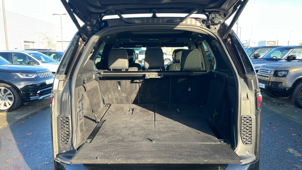 Used Land Rover Discovery 2021 for sale - 76766307: Photo 10