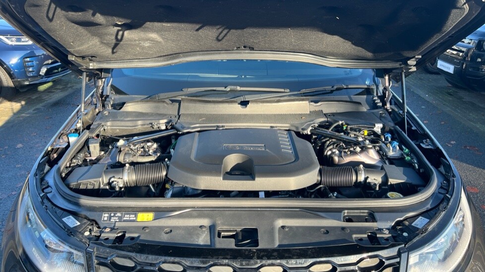 Used Land Rover Discovery 2021 for sale - 76766307: Photo 30