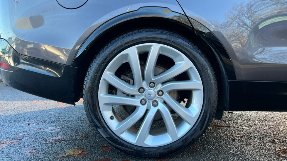 Used Land Rover Discovery 2021 for sale - 76766307: Photo 32