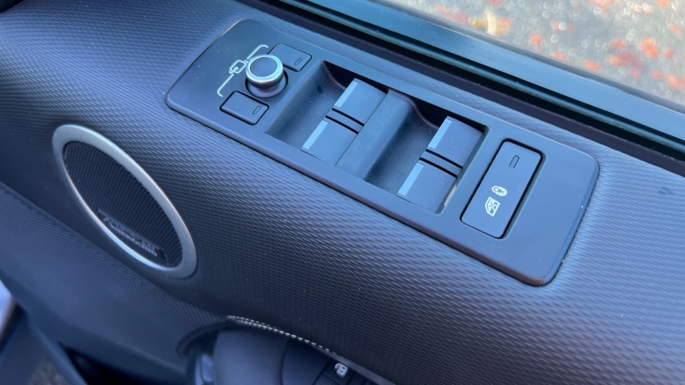 Used Land Rover Discovery 2021 for sale - 76766307: Photo 50