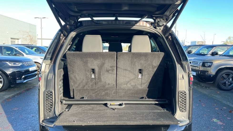 Used Land Rover Discovery 2021 for sale - 76766307: Photo 60