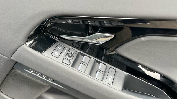 Used Land Rover Range Rover Evoque 2024 for sale - 75466304: Photo 40