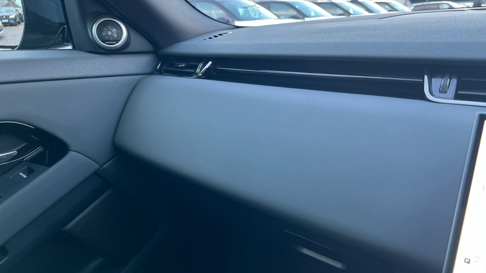 Used Land Rover Range Rover Evoque 2025 for sale - 76881836: Photo 21